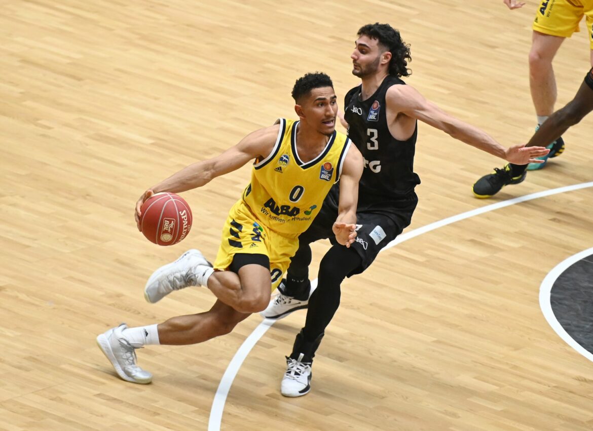 Titelverteidiger Alba Berlin zieht ins Halbfinale ein