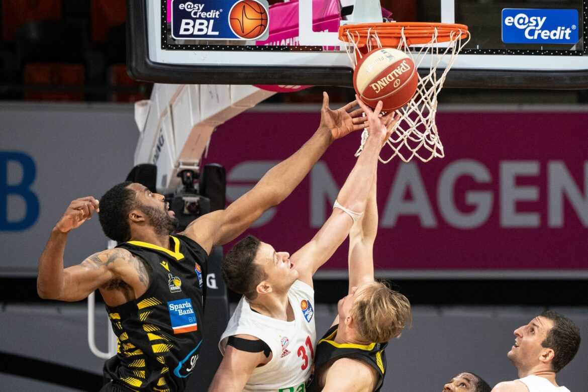 Bayern übernehmen in Halbfinalserie die Führung