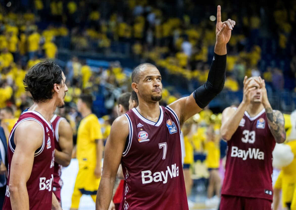 King spielt noch ein Jahr für Würzburger Basketballer