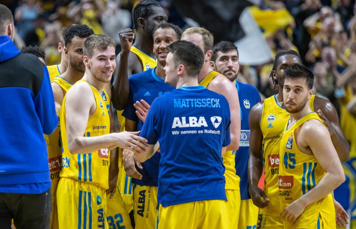 Alba Berlin nach Sieg in Ludwigsburg im BBL-Finale