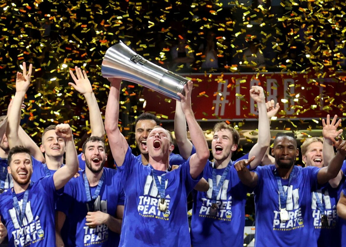 Alba krönt Traum-Saison – Dritter Titelgewinn in Serie
