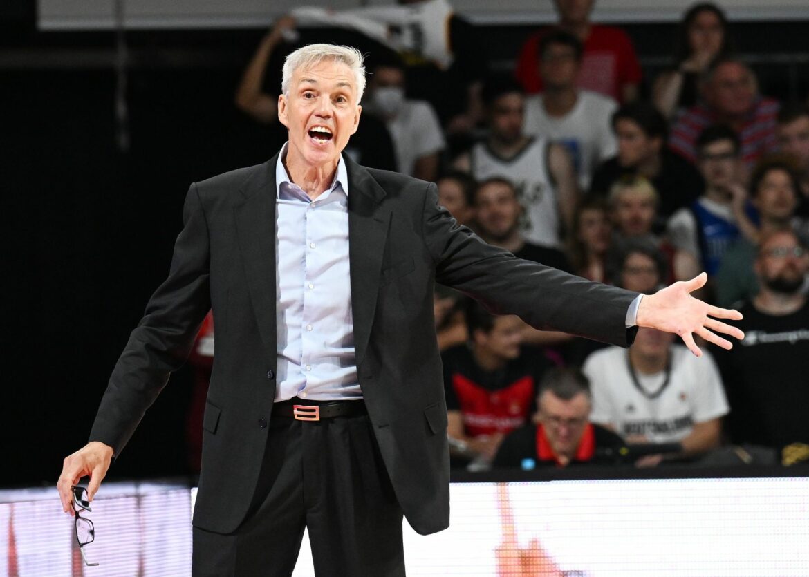 Basketball-Coach Herbert zögert Kader-Reduzierung hinaus