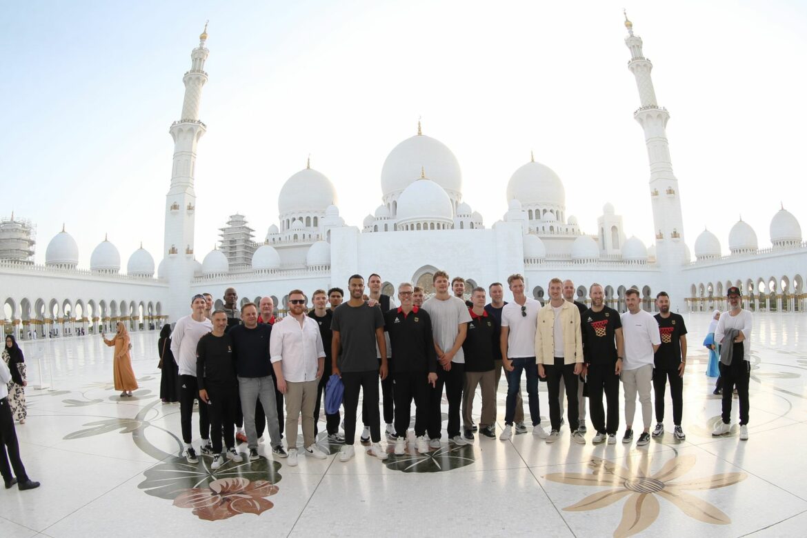 Basketballer besuchen Moschee vor WM-Tests