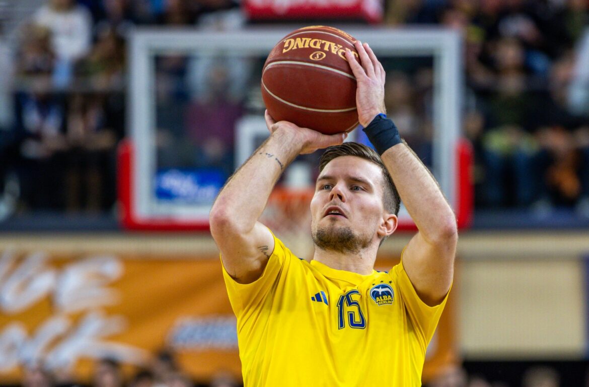 Alba Berlin feiert Kantersieg gegen Tübingen