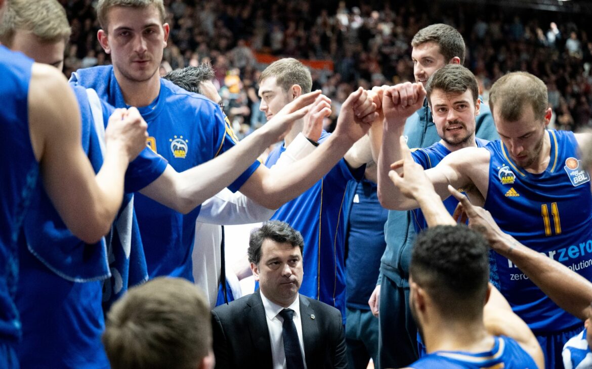 Alba Berlin müht sich zum Sieg bei den Towers Hamburg