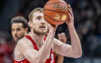 Bayern-Basketballer behaupten Tabellenführung in der BBL